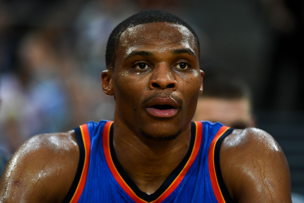 从他在场上 从他在场上