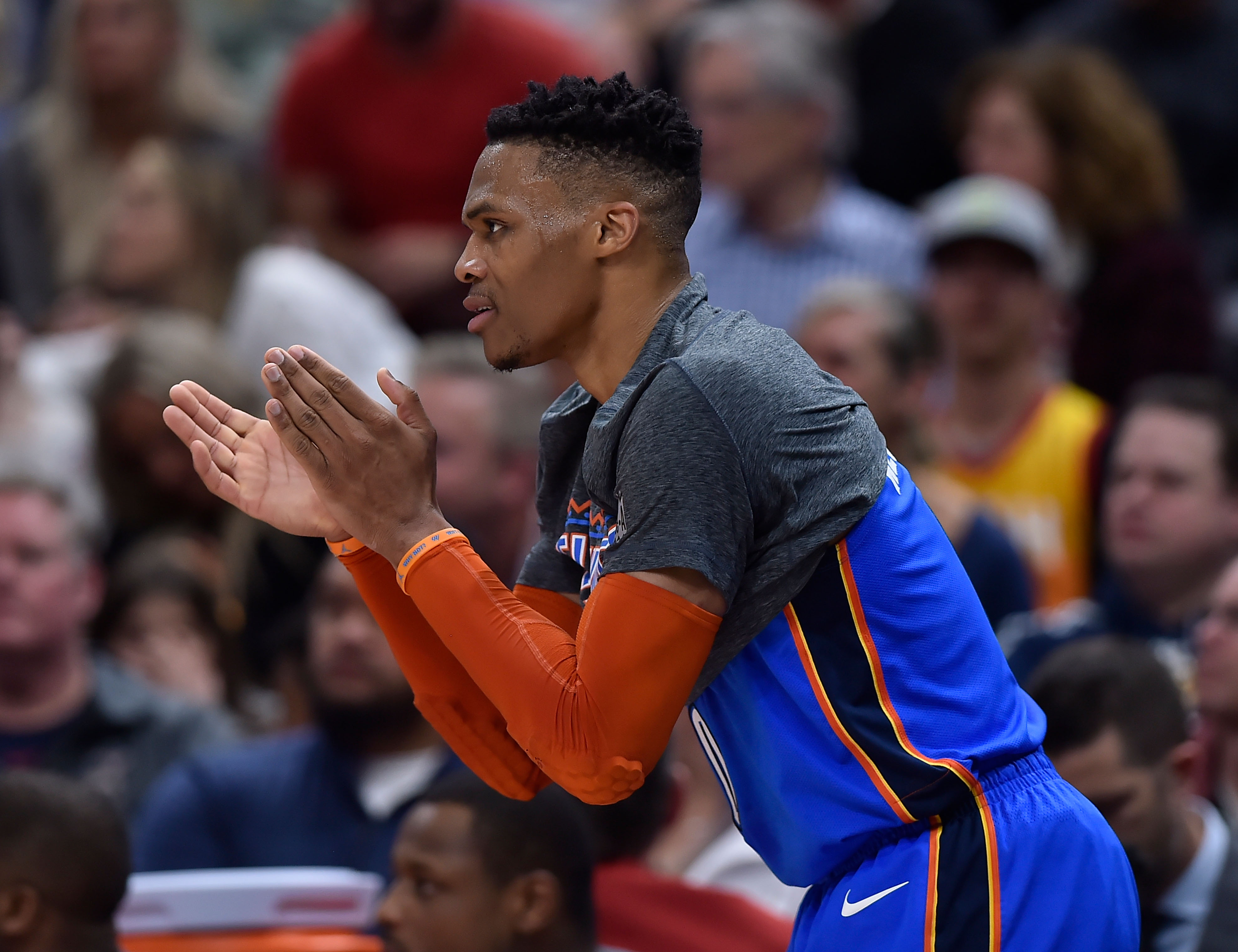 来自各地的 来自各地的