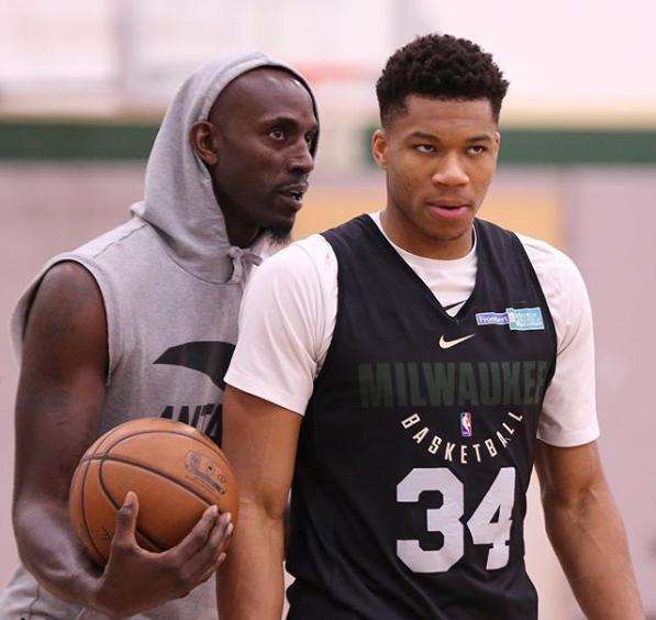 两场强强对 两场强强对